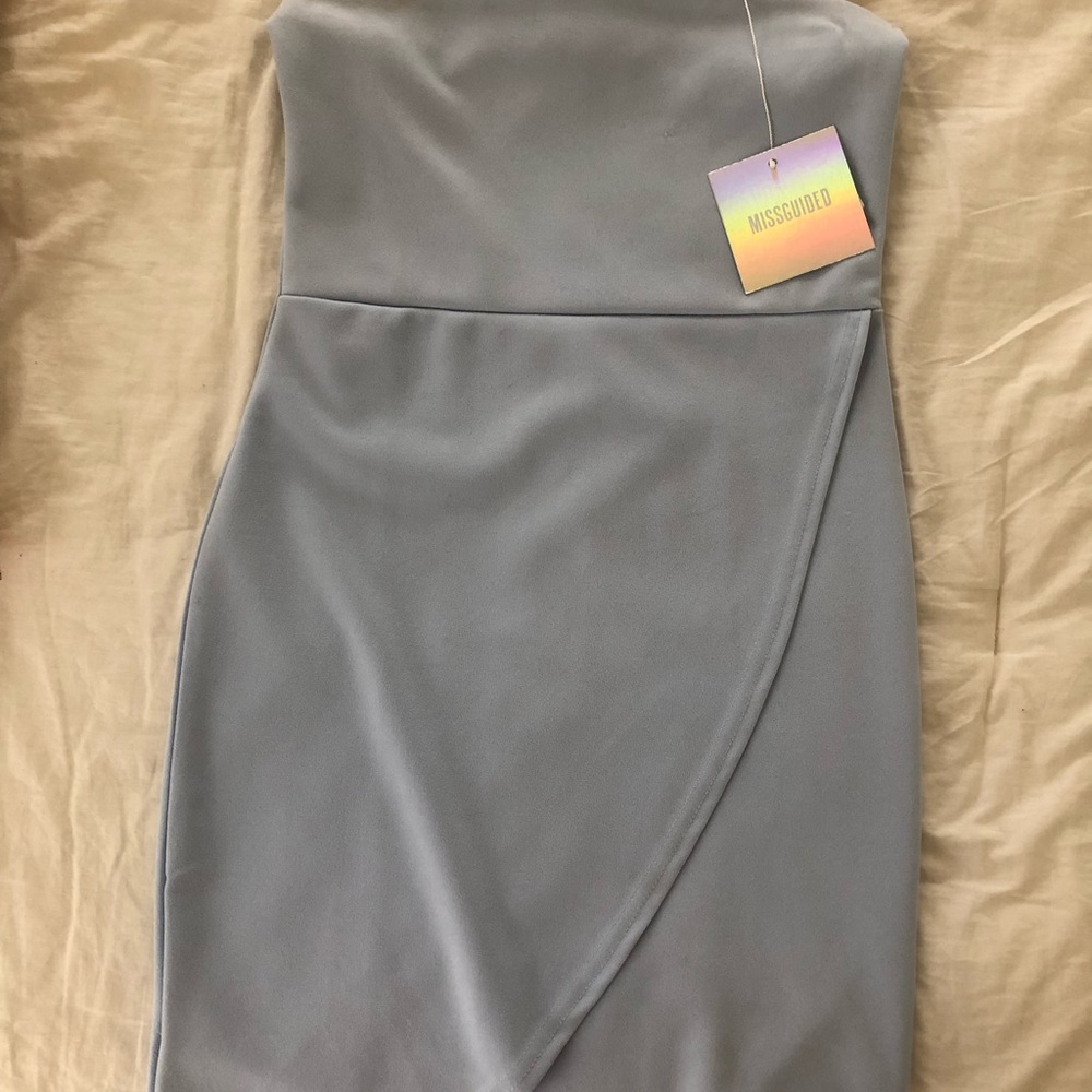 Missguided Stretch Crepe Bandeau Wrap Mini - Picture 2 of 3